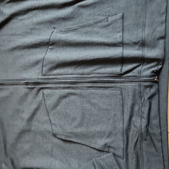 Peter Millar Beaumont Performance Full-Zip Hoodie in Balsam - Picture 9 of 16